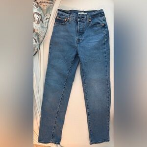 Levi’s wedgie straight jeans